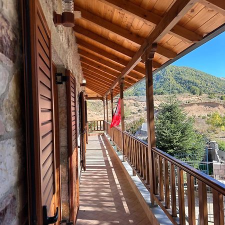 Hostel Bujtina Hader Xhebro Tepelene Exteriér fotografie
