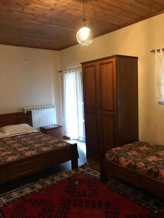Hostel Bujtina Hader Xhebro Tepelene Exteriér fotografie