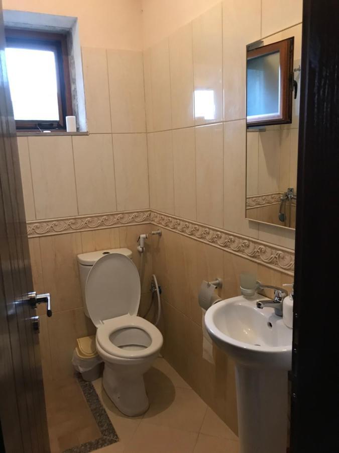 Hostel Bujtina Hader Xhebro Tepelene Exteriér fotografie