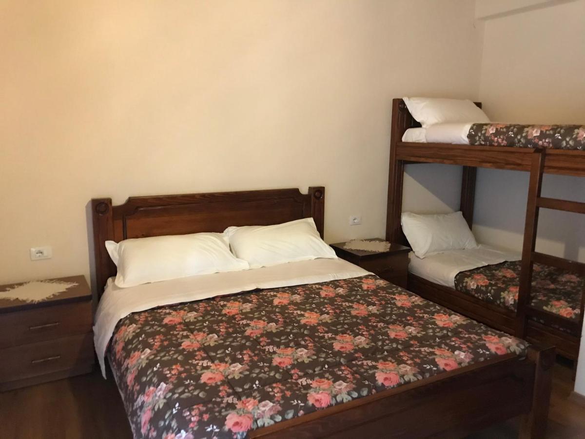 Hostel Bujtina Hader Xhebro Tepelene Exteriér fotografie
