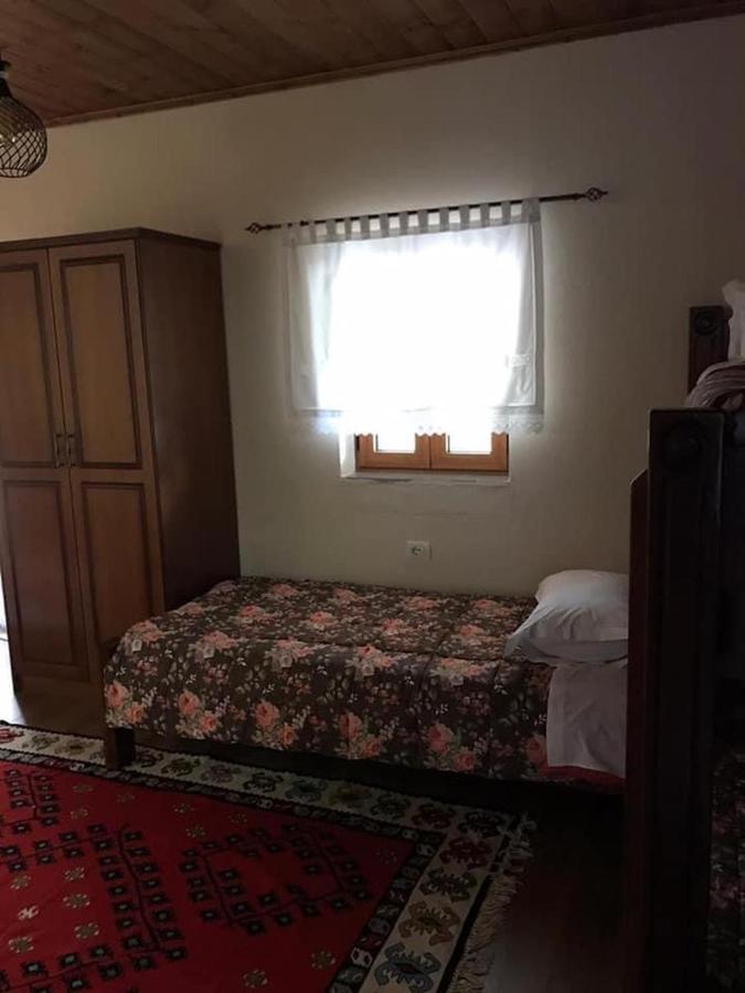 Hostel Bujtina Hader Xhebro Tepelene Exteriér fotografie
