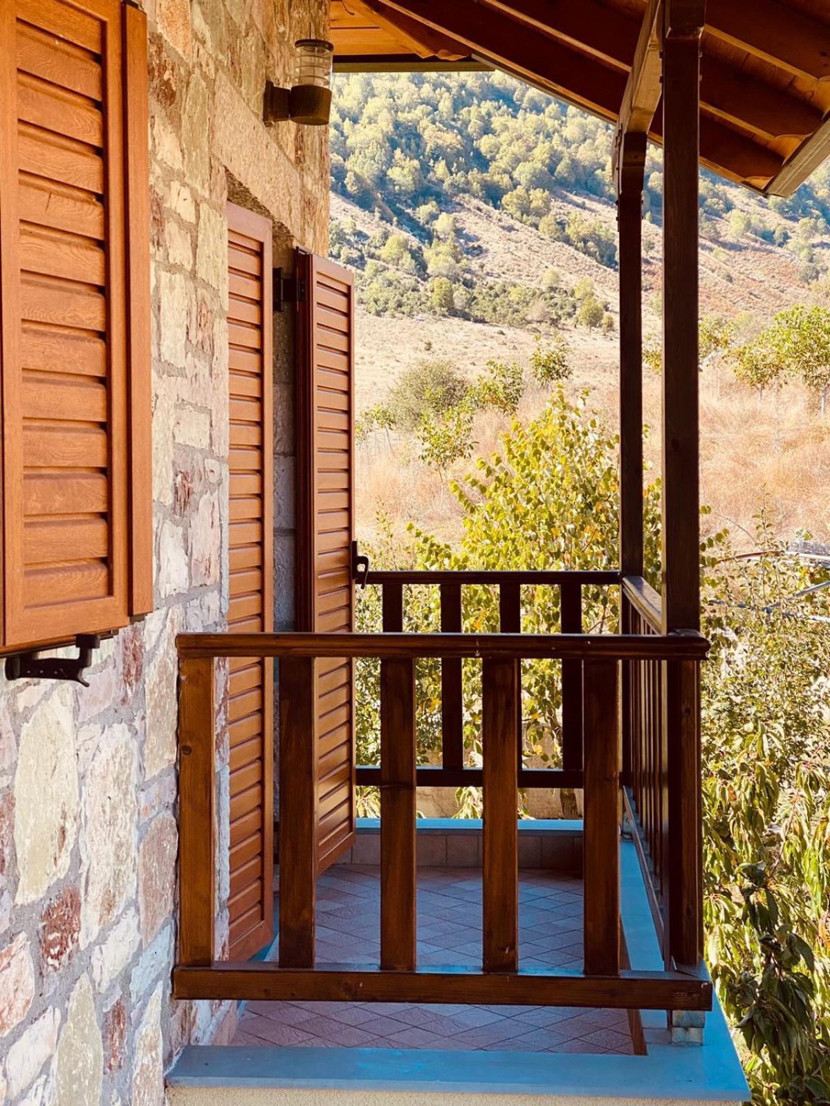 Hostel Bujtina Hader Xhebro Tepelene Exteriér fotografie